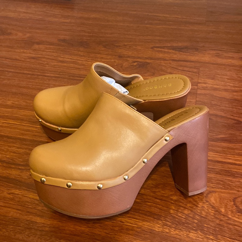 Bamboo Woodland Tan clogs. Tan clogs